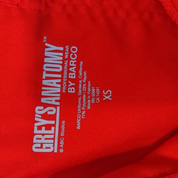 Grey's Anatomy Mia Scrub Set - Red - Picture 4 of 7